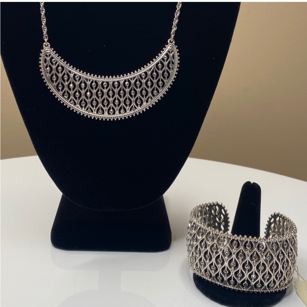 NWT Lucky Brand Glitz Necklace & Bracelet Set
